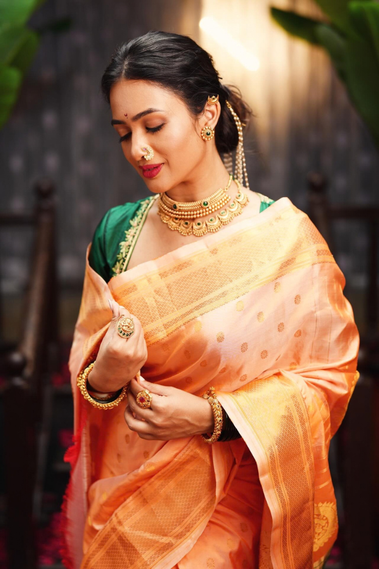 Pure Handloom Aboli Paithani Saree with Traditional Silk Border